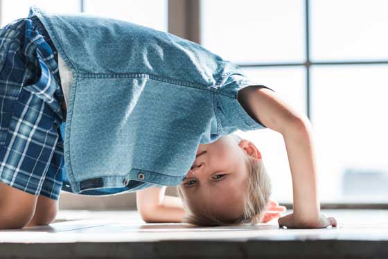 Wady postawy znajdują się na czele listy chorób cywilizacyjnych. Bagatelizowanie zaburzeń postawy u dzieci w przyszłości może przynieść różnorodne powikłania chorobowe.